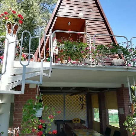 Tiszavirag Nyaralohaz Holiday home